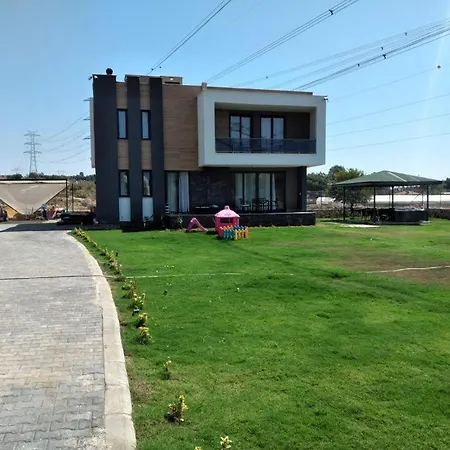 Sakin Bir Ortamda 3 Odali * アンタルヤ